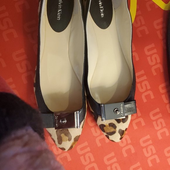 Calvin Klein Leopard Print Flats - Picture 1 of 6